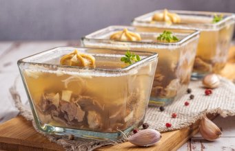 Îți place piftia sau răciturile? Iată cum se face și de ce ar trebui să o consumi pentru o sănătate de fier!