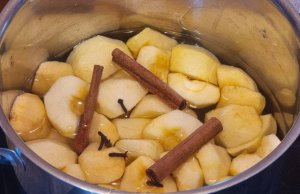 Compot de mere cu scorțișoară și cuișoare – Rețeta Bunicii