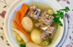 Supă de carne ieftină cu oase garf – O rețetă hrănitoare, gustoasă și sănătoasă