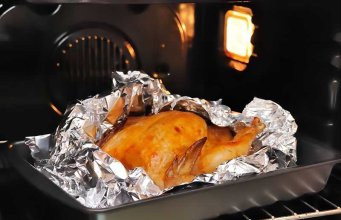 Gătitul cu folie de aluminiu: de ce este periculos și alternative sănătoase