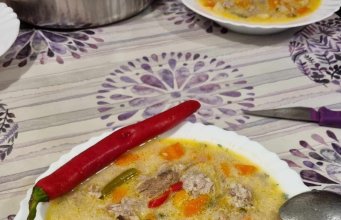 Ciorba de perișoare: rețeta tradițională românească cu gust autentic