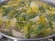🥣 Supă de salată verde cu slănină afumată și lapte – rețetă tradițională și beneficii pentru sănătate
